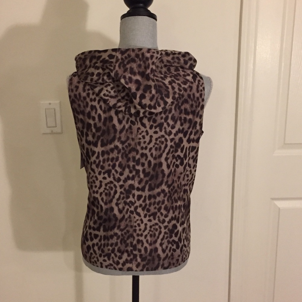 VINCE CAMUTO - Leopard Print Hooded Cargo Vest - Picture 4 of 10